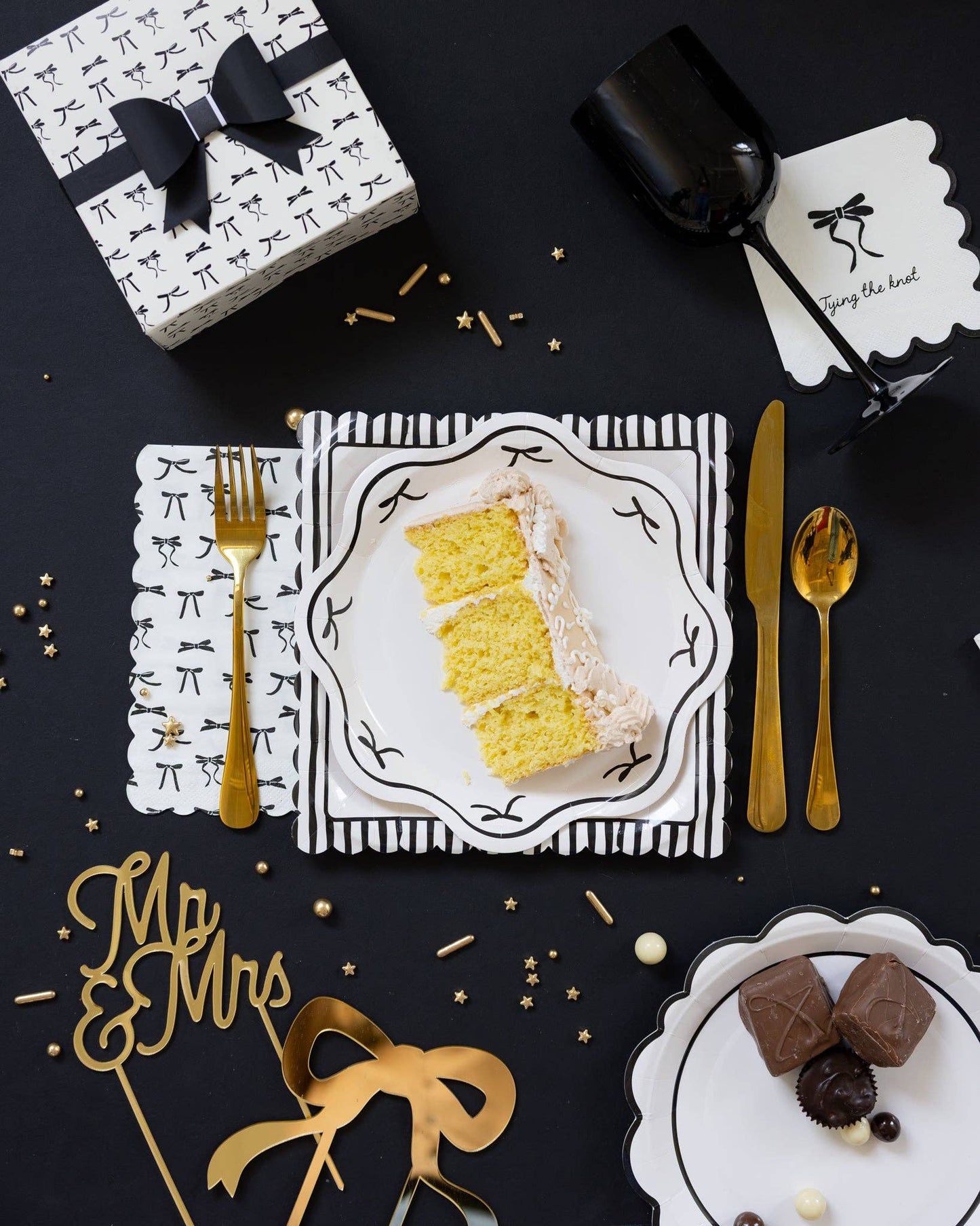 PLBLW42 - Black Bow Plate