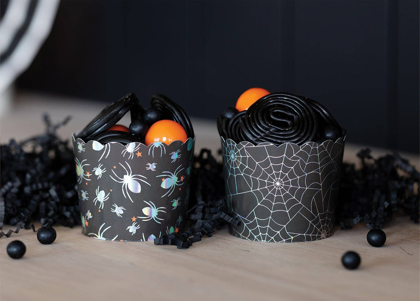 PLCC895 - Holographic Spiders Food Cups (50 pcs)