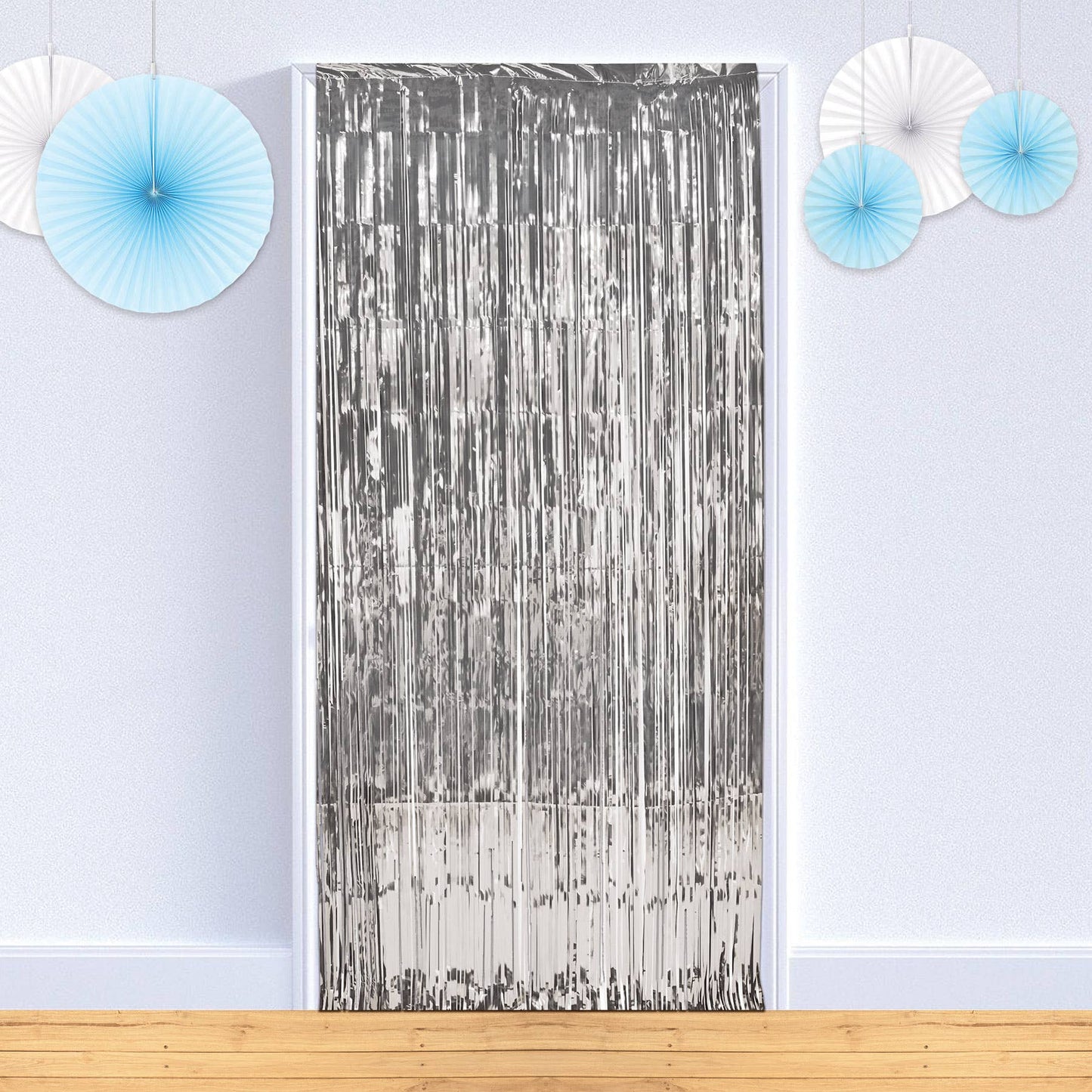 1-Ply Gleam 'N SIlver Curtain, 8' x 3'